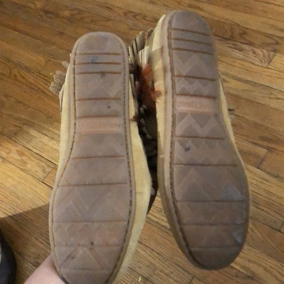 Minnetonka Women's Concho Feather Moccasins Size 7 - Picture 7 of 8